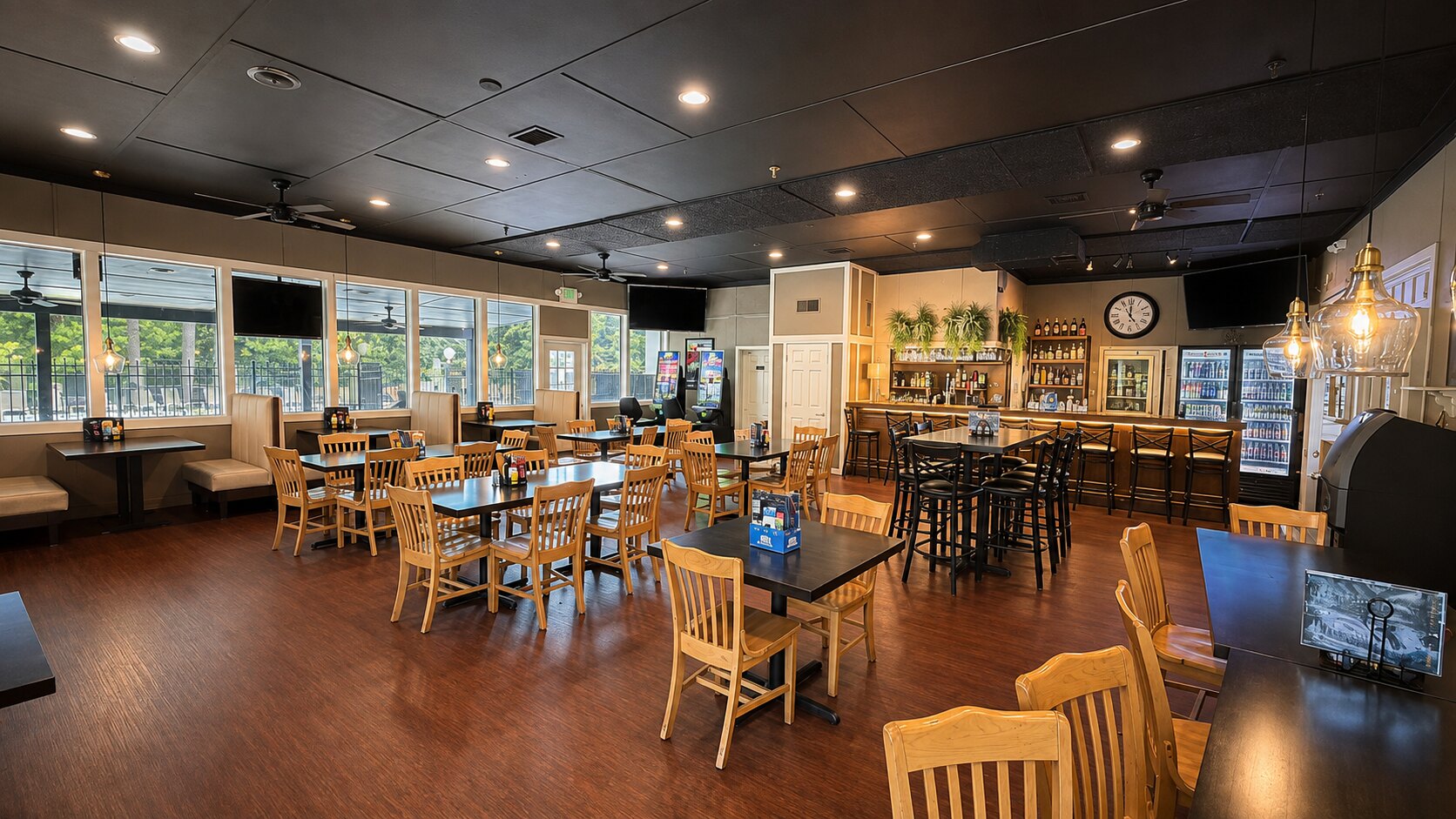 Fairfield Clubhouse dining room and bar